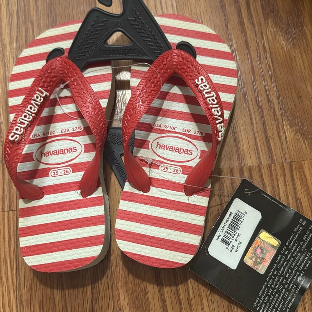 Children’s Havaianas new with tags size 25-26 red white striped